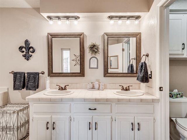 225 SE 27th Street, Moore, OK 73160