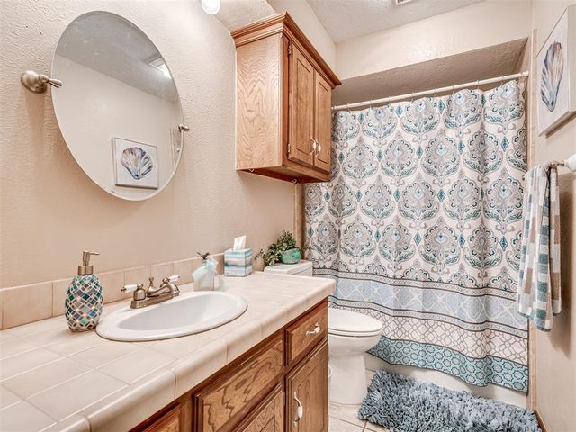 225 SE 27th Street, Moore, OK 73160