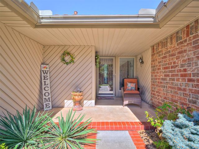 225 SE 27th Street, Moore, OK 73160