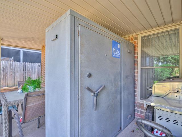 225 SE 27th Street, Moore, OK 73160