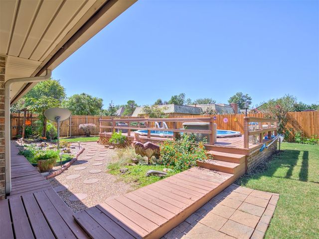 225 SE 27th Street, Moore, OK 73160