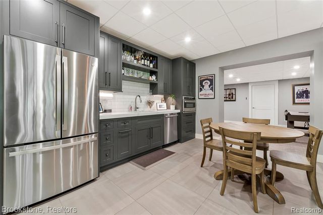 8130 Rosebud Lane, Clarkston, MI 48348