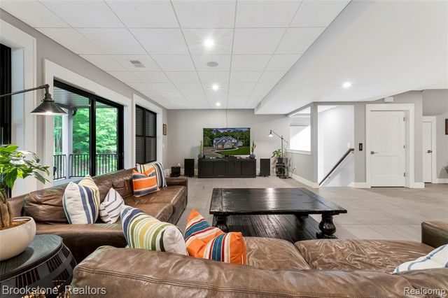 8130 Rosebud Lane, Clarkston, MI 48348