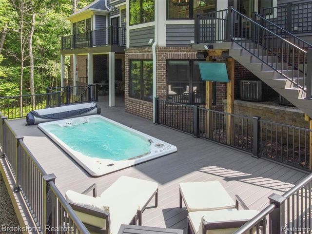 8130 Rosebud Lane, Clarkston, MI 48348