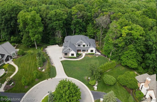 8130 Rosebud Lane, Clarkston, MI 48348