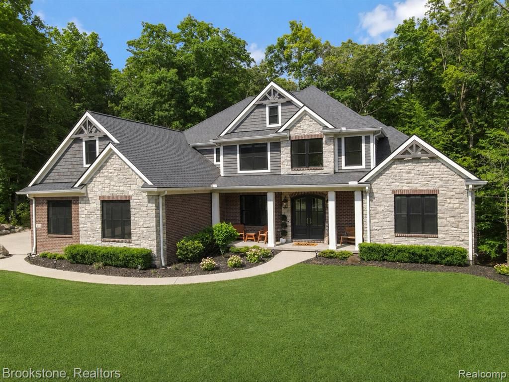 8130 Rosebud Lane, Clarkston, MI 48348
