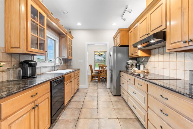 104 Private Road 4757, Rhome, TX 76078