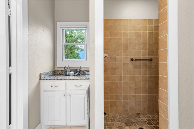 104 Private Road 4757, Rhome, TX 76078