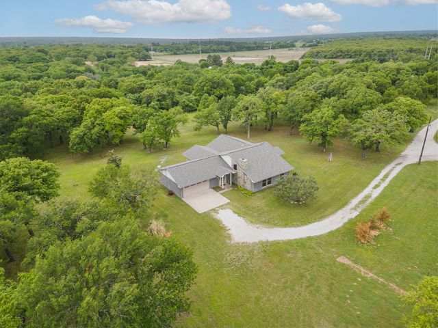 104 Private Road 4757, Rhome, TX 76078