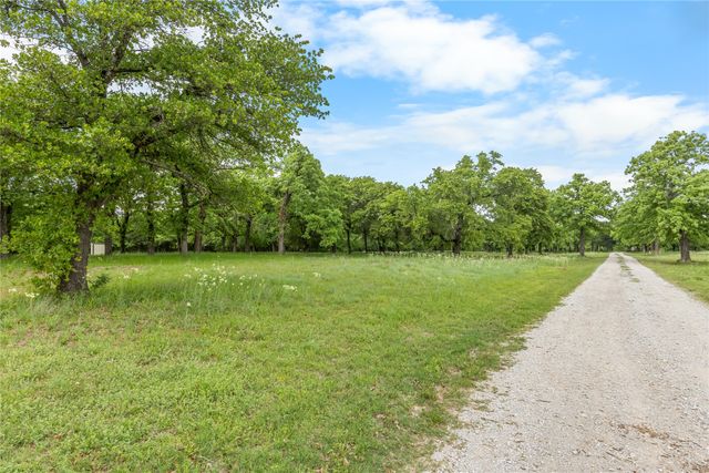 104 Private Road 4757, Rhome, TX 76078