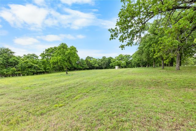 104 Private Road 4757, Rhome, TX 76078