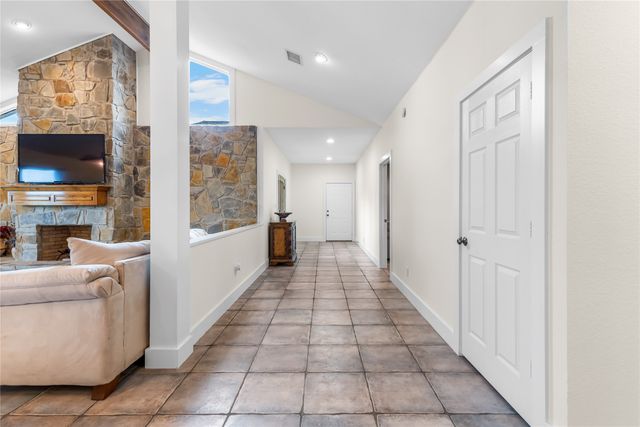 104 Private Road 4757, Rhome, TX 76078