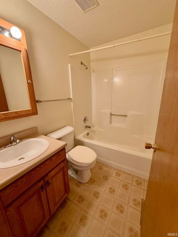 627 Bosuns Drive, Fort Wayne, IN 46819