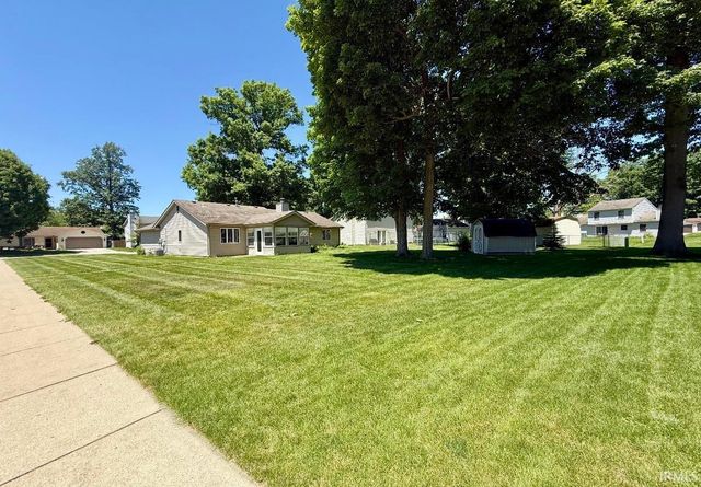 627 Bosuns Drive, Fort Wayne, IN 46819