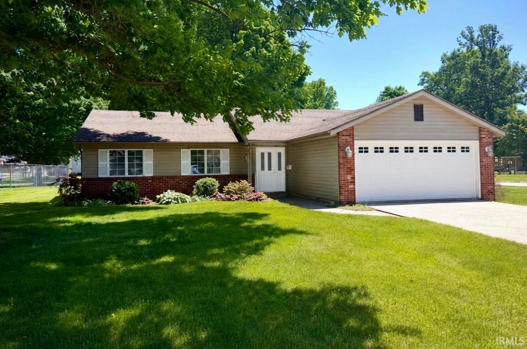 627 Bosuns Drive, Fort Wayne, IN 46819