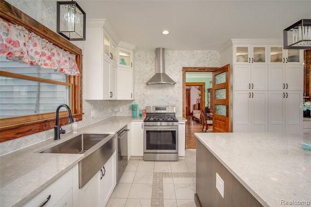 1749 Saint Clair River Drive, Algonac, MI 48001