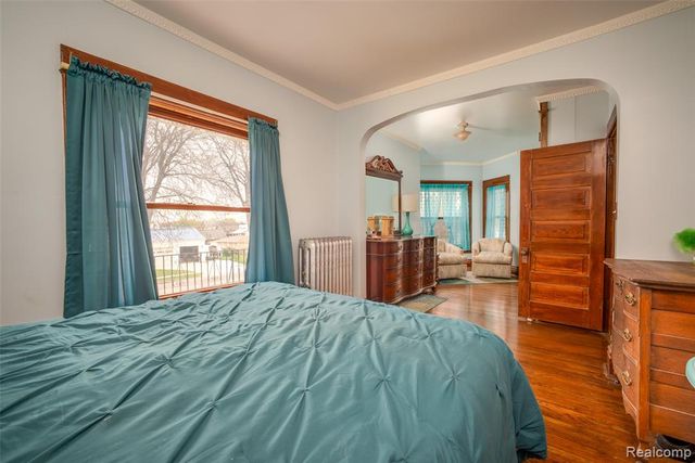 1749 Saint Clair River Drive, Algonac, MI 48001