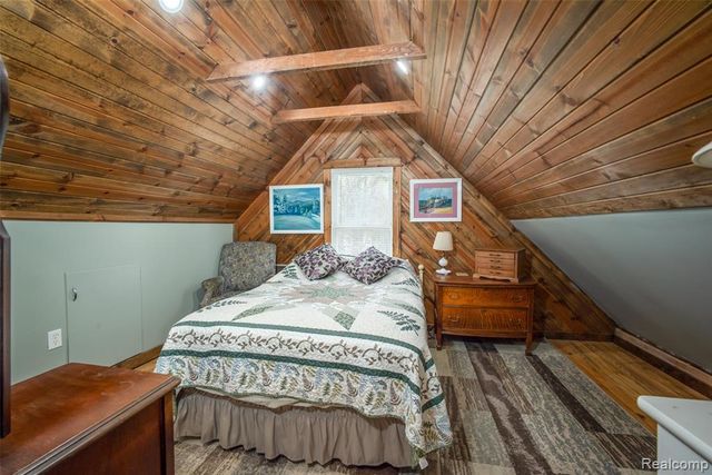 1749 Saint Clair River Drive, Algonac, MI 48001
