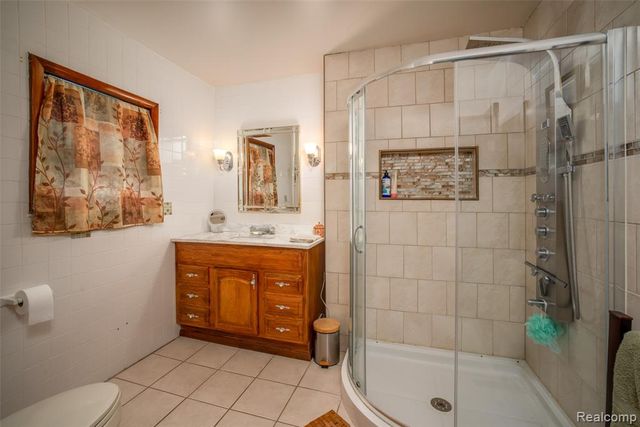 1749 Saint Clair River Drive, Algonac, MI 48001