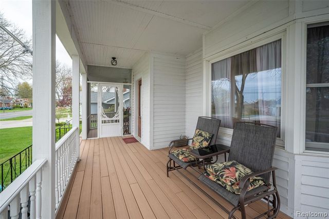 1749 Saint Clair River Drive, Algonac, MI 48001