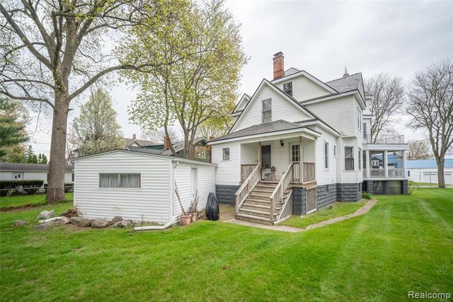 1749 Saint Clair River Drive, Algonac, MI 48001