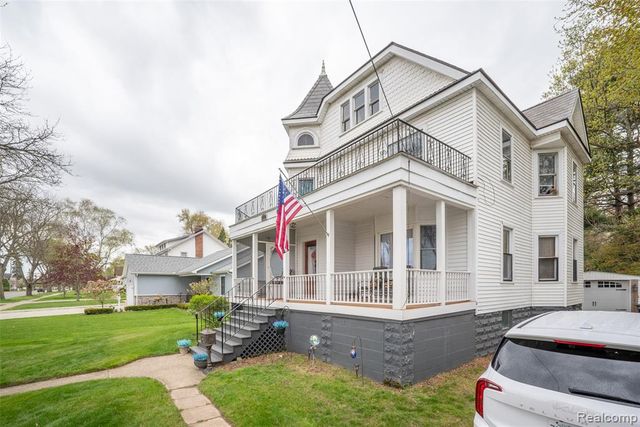 1749 Saint Clair River Drive, Algonac, MI 48001