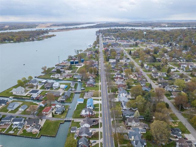 1749 Saint Clair River Drive, Algonac, MI 48001