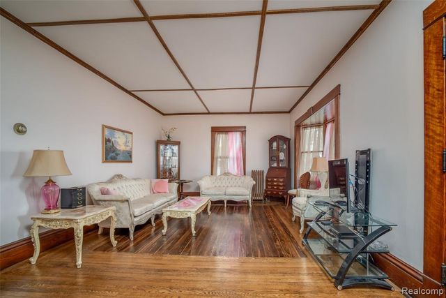 1749 Saint Clair River Drive, Algonac, MI 48001