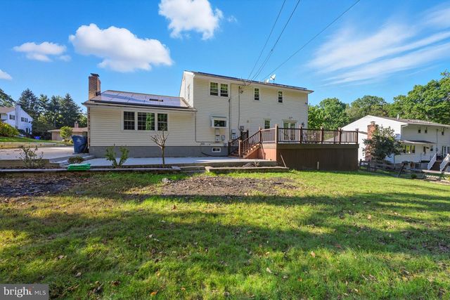 24 STONE CROP RD, Wilmington, DE 19810