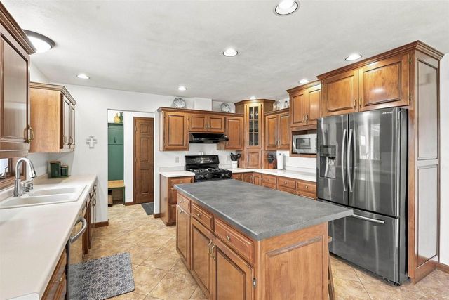 4521 W CAPITOL DRIVE, Appleton, WI 54913