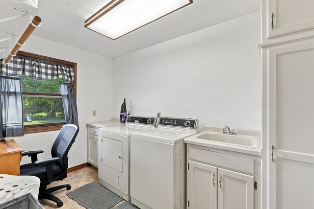 4521 W CAPITOL DRIVE, Appleton, WI 54913