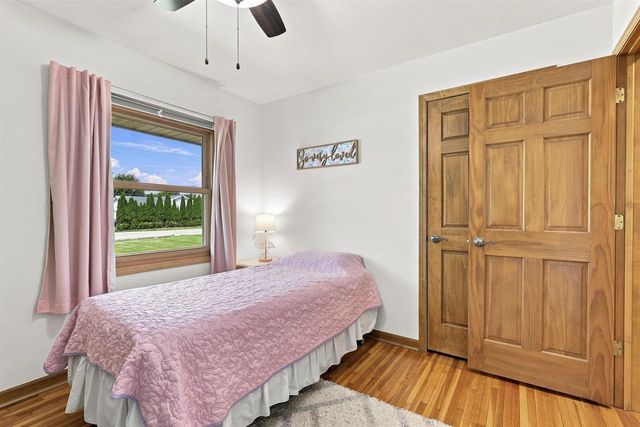 4521 W CAPITOL DRIVE, Appleton, WI 54913