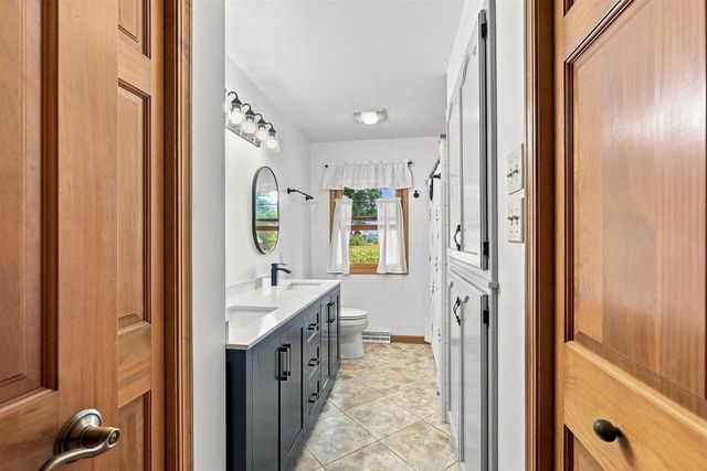 4521 W CAPITOL DRIVE, Appleton, WI 54913