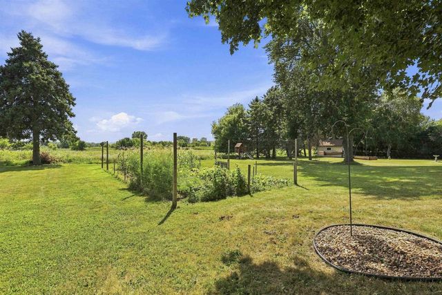 4521 W CAPITOL DRIVE, Appleton, WI 54913