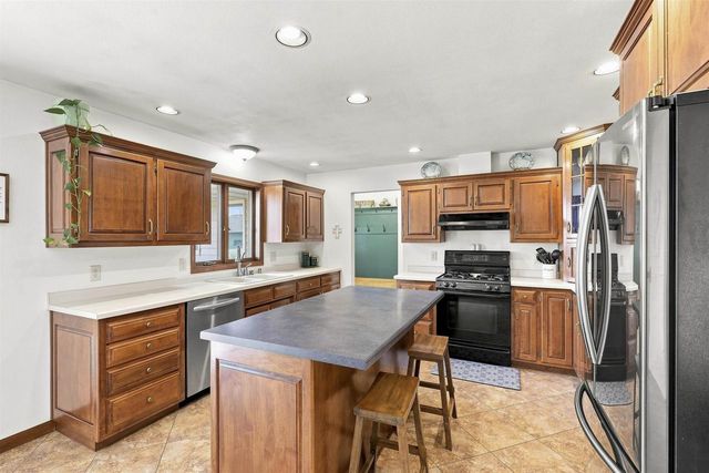 4521 W CAPITOL DRIVE, Appleton, WI 54913