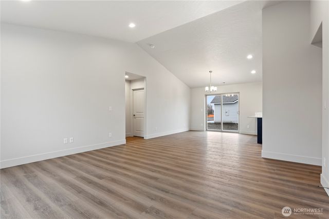 202 N Sandy Loop, Moses Lake, WA 98837