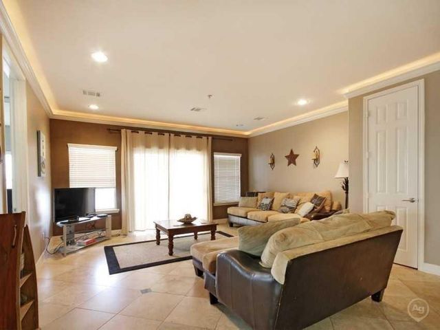7039 Kingston Cove Lane Drive 205, Willis, TX 77318