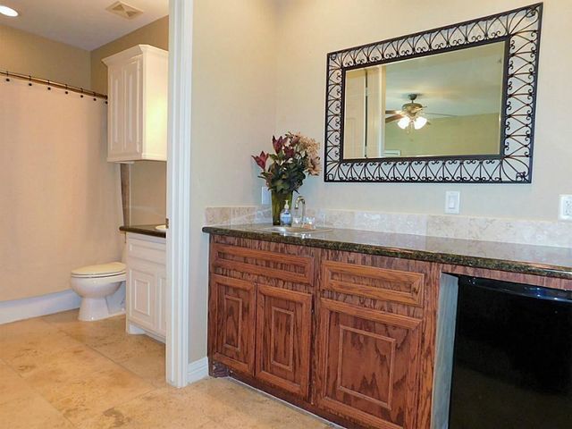 7039 Kingston Cove Lane Drive 205, Willis, TX 77318
