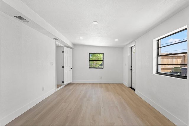 4008 W OLIVE STREET, Tampa, FL 33616