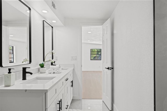 4008 W OLIVE STREET, Tampa, FL 33616