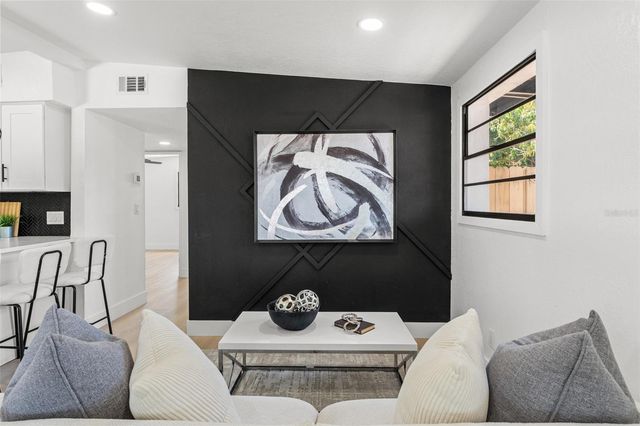 4008 W OLIVE STREET, Tampa, FL 33616