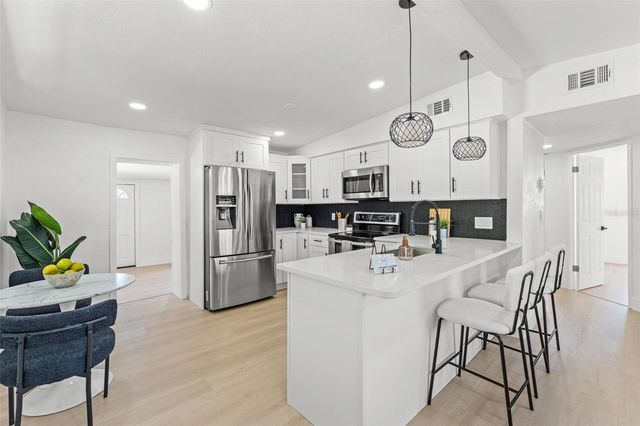 4008 W OLIVE STREET, Tampa, FL 33616