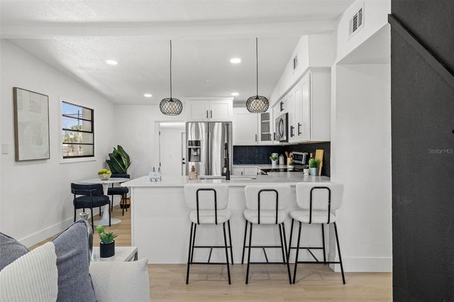 4008 W OLIVE STREET, Tampa, FL 33616