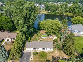 2215 Maguire Avenue Ne, Grand Rapids Twp, MI 49525