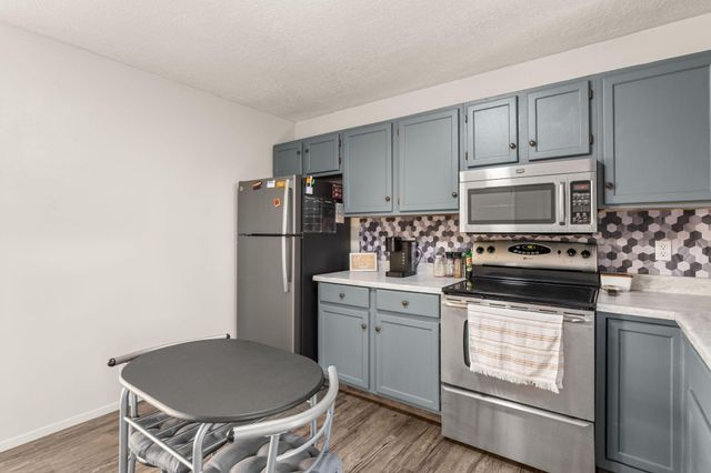 500 John John Drive, Los Lunas, NM 87031