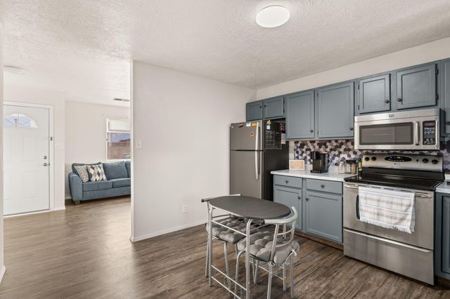 500 John John Drive, Los Lunas, NM 87031