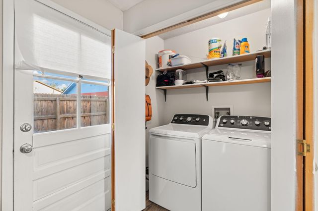 500 John John Drive, Los Lunas, NM 87031