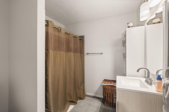 500 John John Drive, Los Lunas, NM 87031