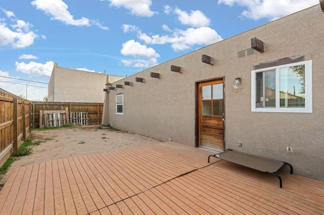 500 John John Drive, Los Lunas, NM 87031