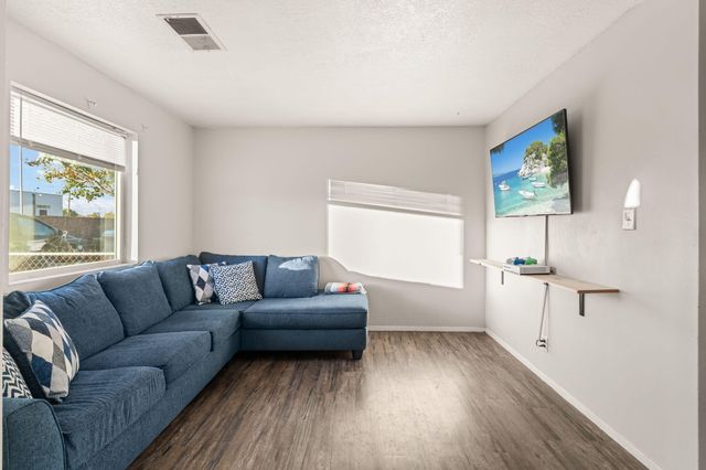 500 John John Drive, Los Lunas, NM 87031